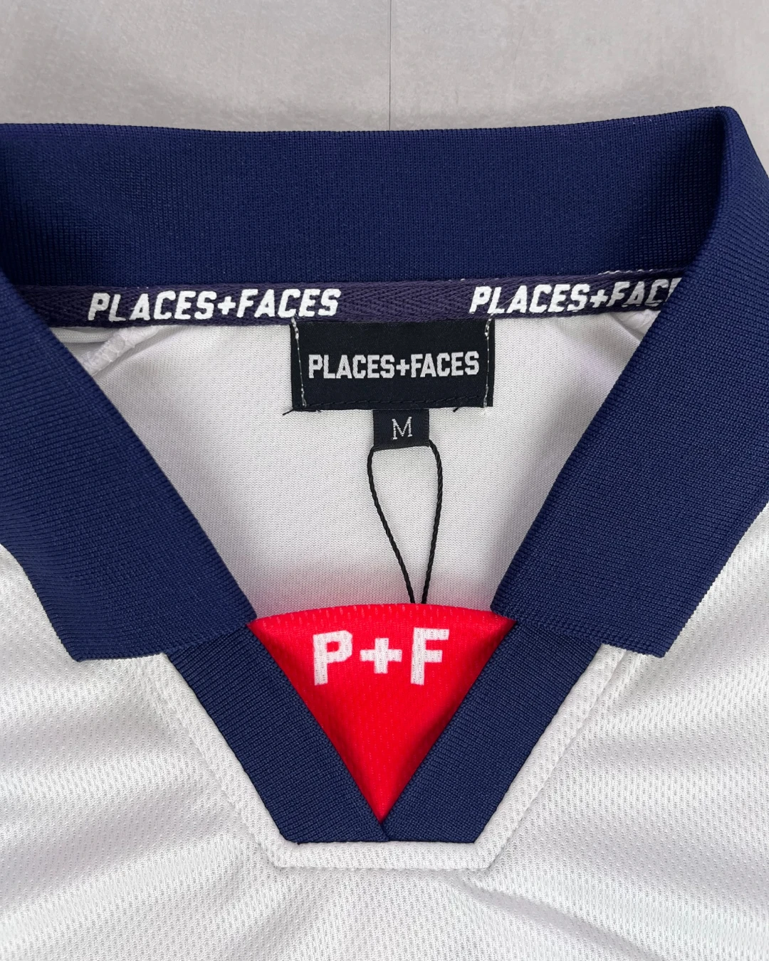 Places + Faces Football Jersey white / navy / red – (NEW) / M