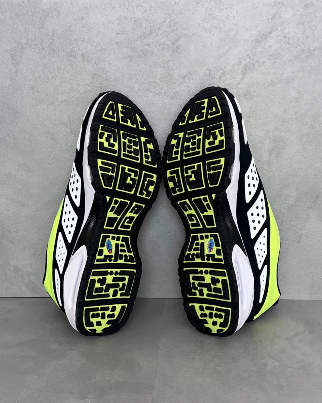 Nike Air Max SNDR neon / yellow - UK10.5