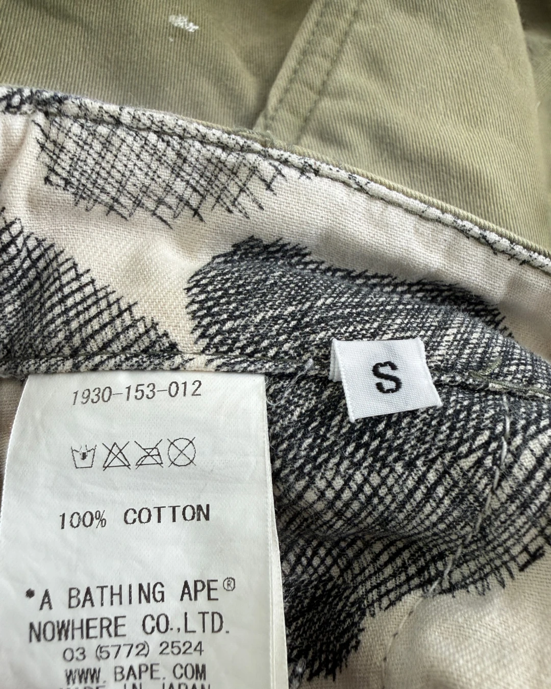 Bape Painted Head Cargo Shorts khaki green – S