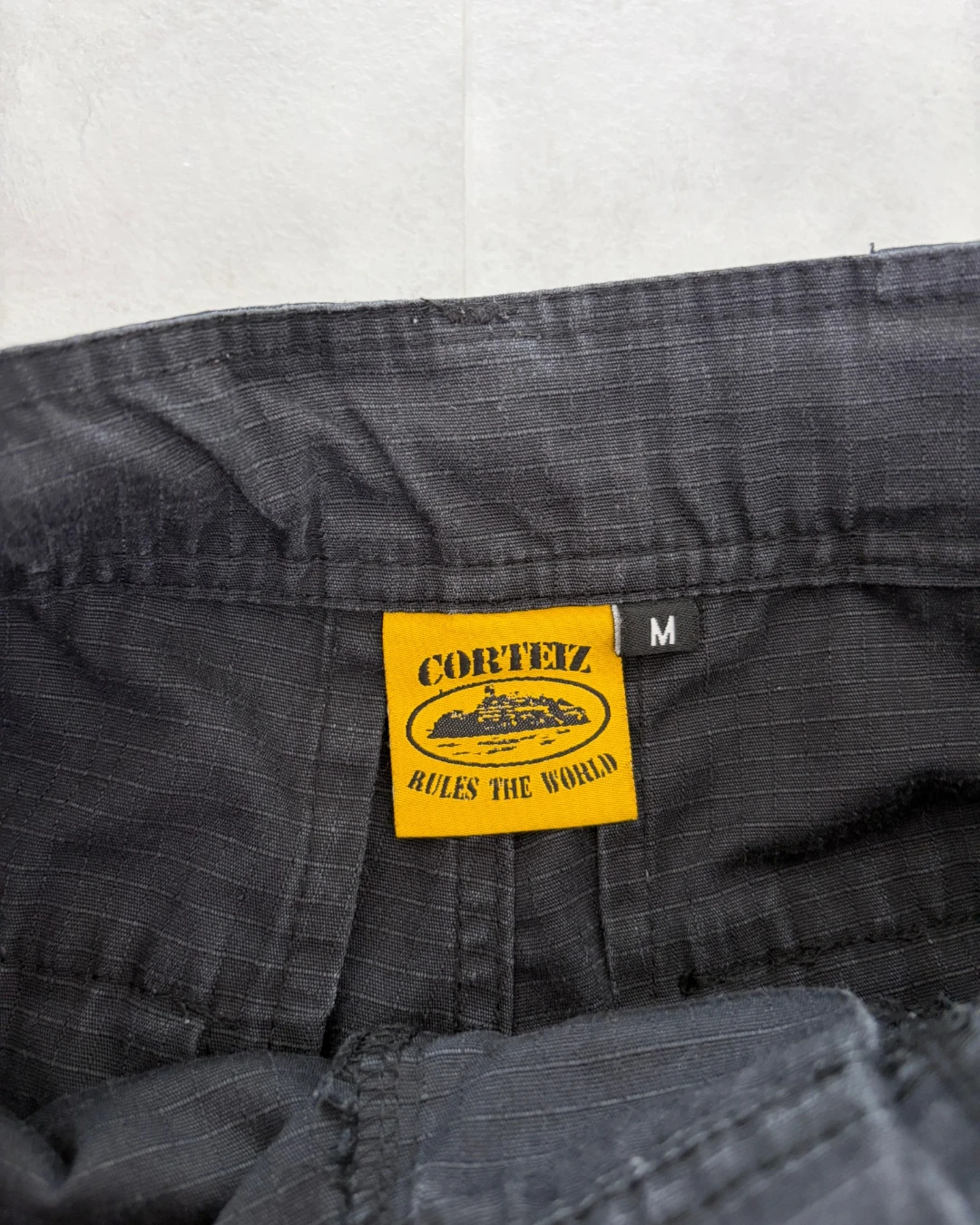 Corteiz Black On Black Alcatraz Cargo Shorts black – M