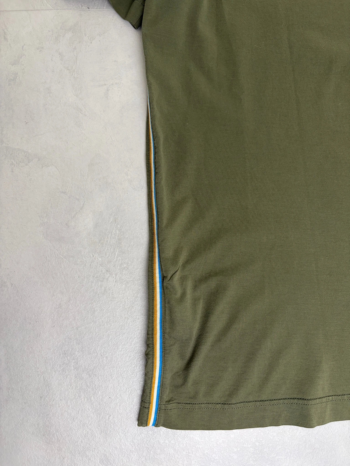 Prada Front Pocket T-shirt – (GRADE A) / M