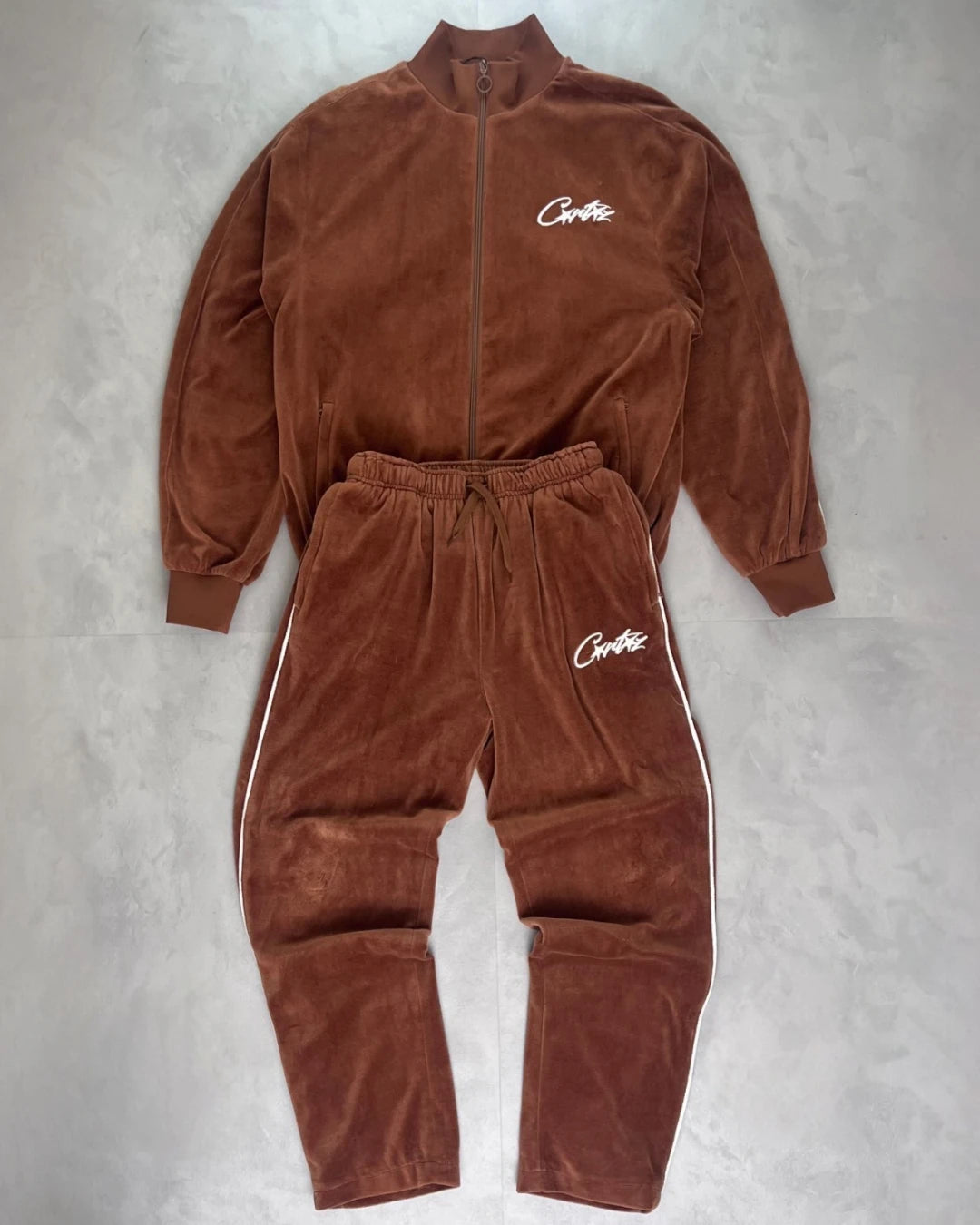 Corteiz Vvs Velour Tracksuit Full Set brown – (GRADE A) / L / M
