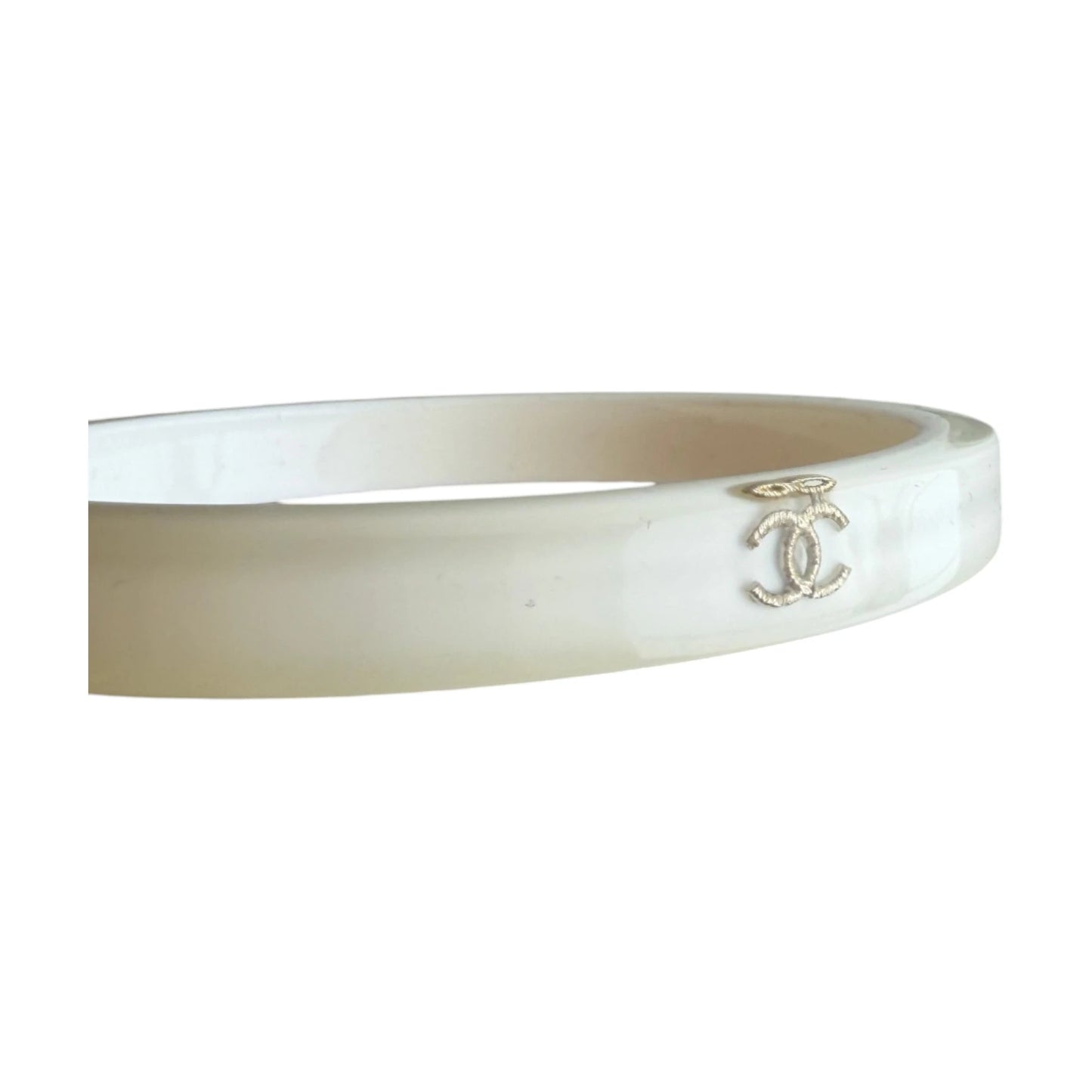 Chanel Cc Resin Bangle white - OS