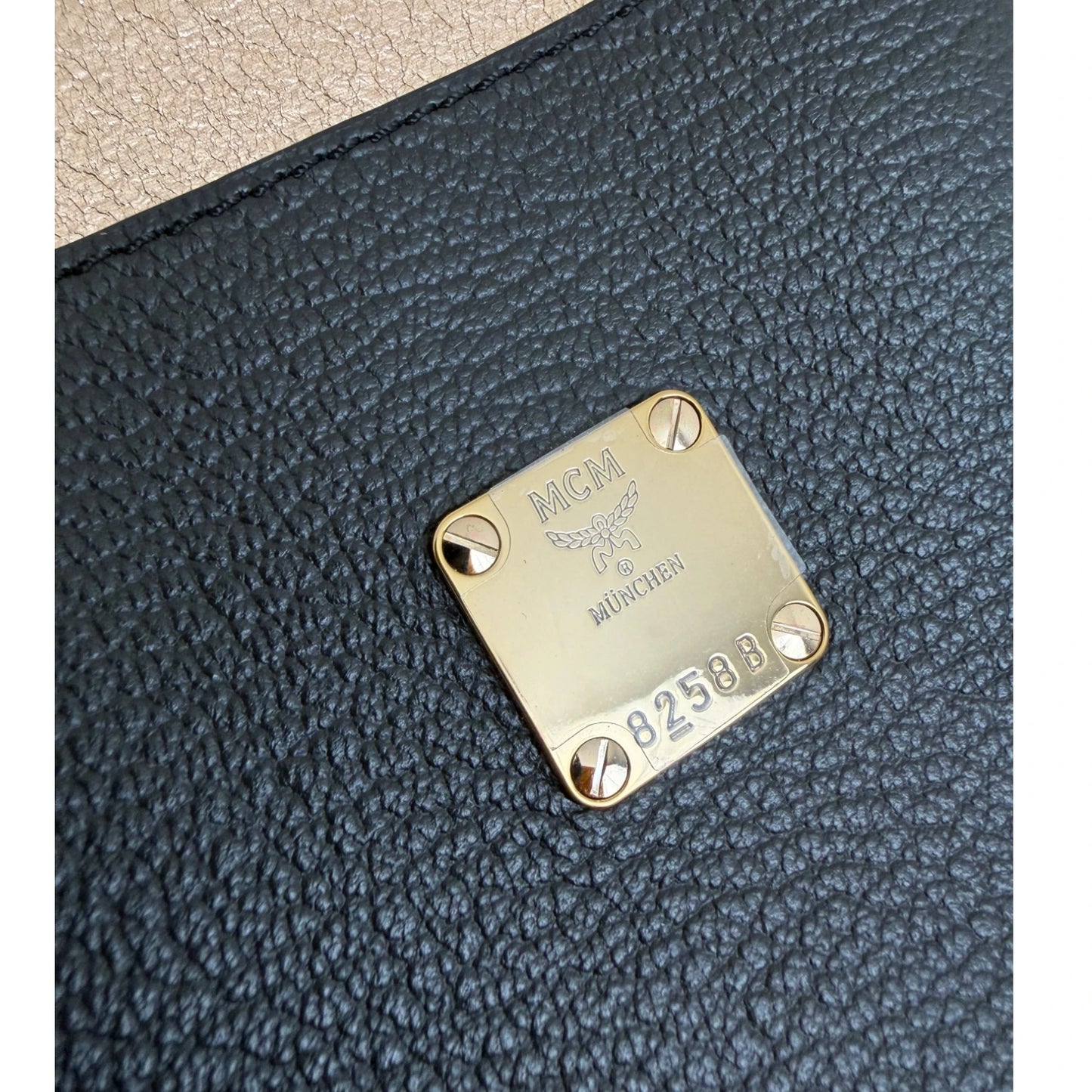 Mcm Reversible Bag black - OS