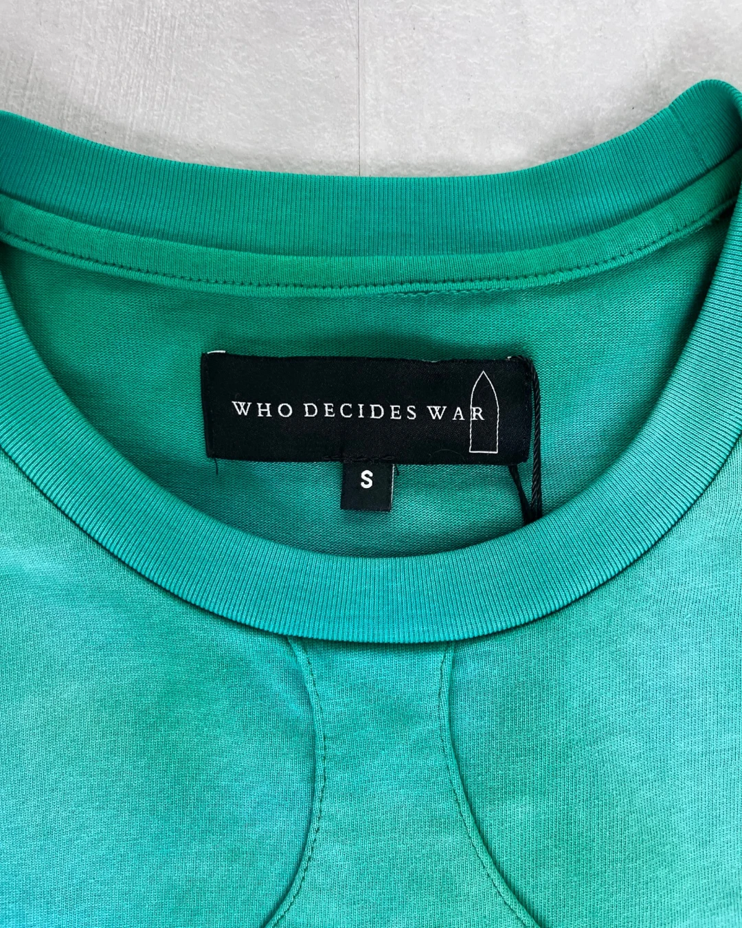 Who Decides War Logo T-shirt green - S