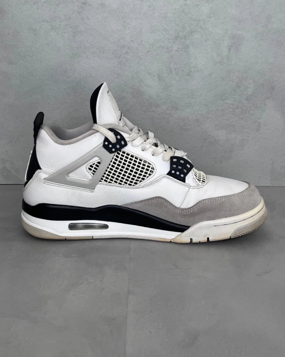 Air Jordan 4 Retro Military Black - UK8.5