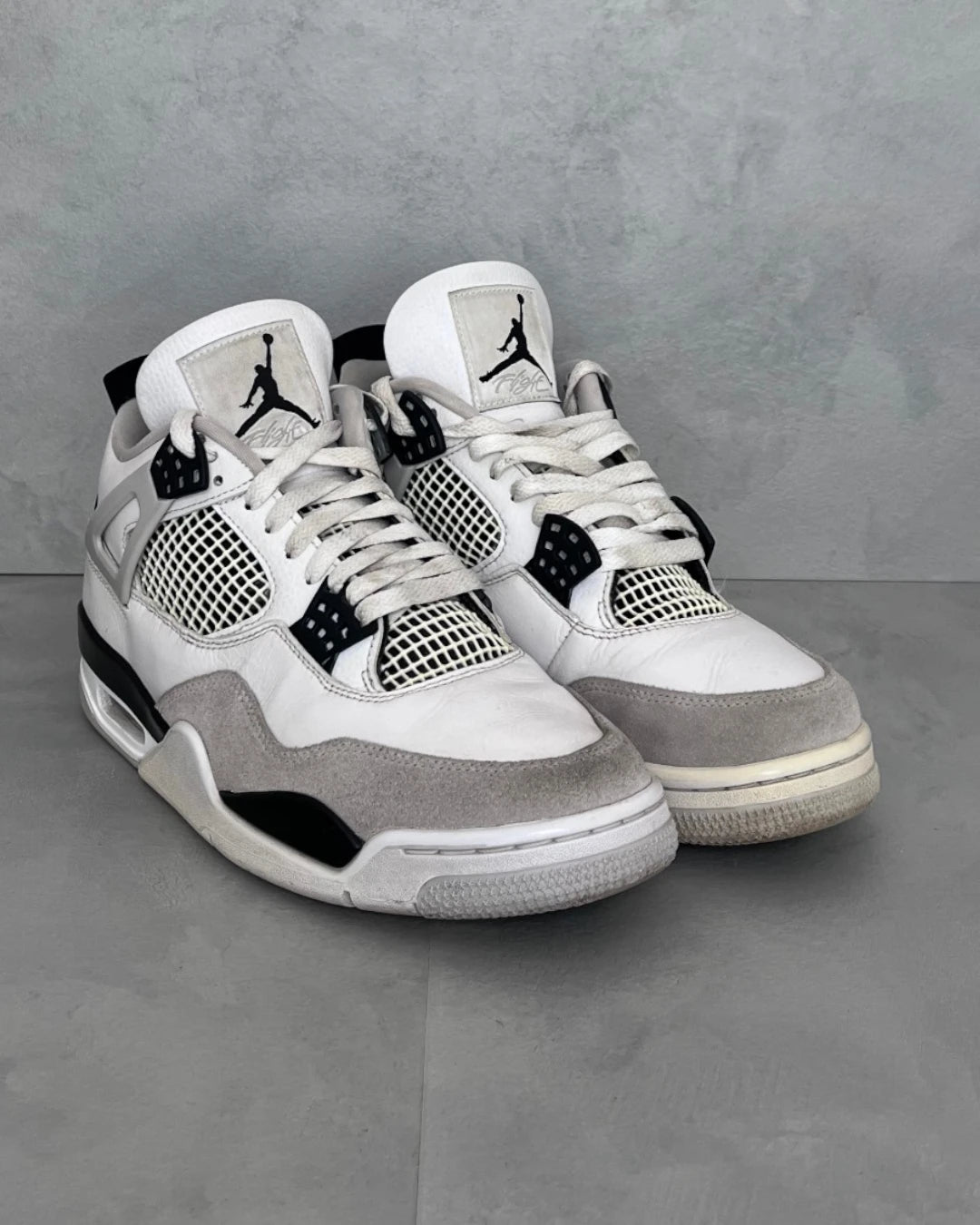 Air Jordan 4 Retro Military Black - UK8.5