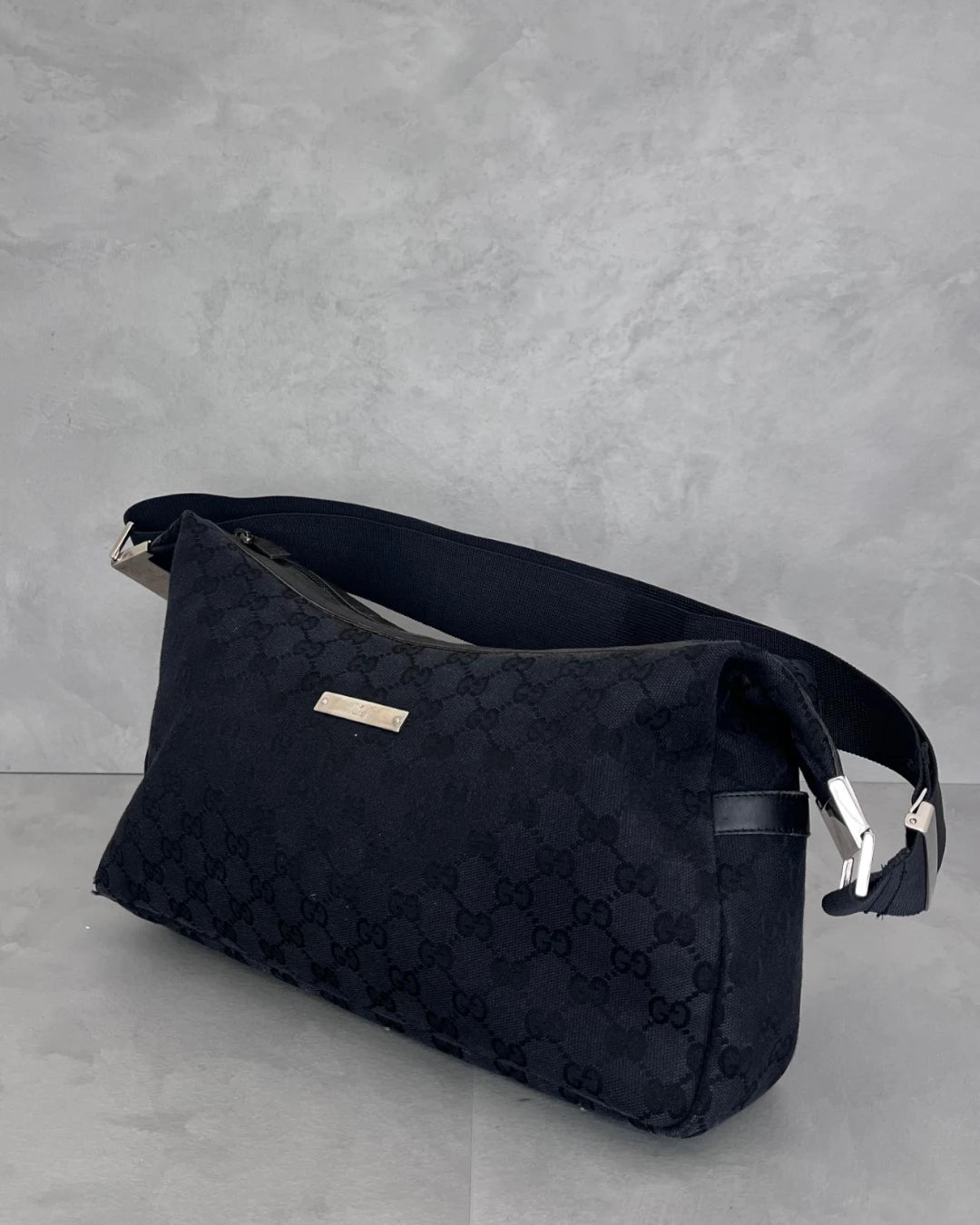 Gucci GG Canvas Shoulder Bag black – OS