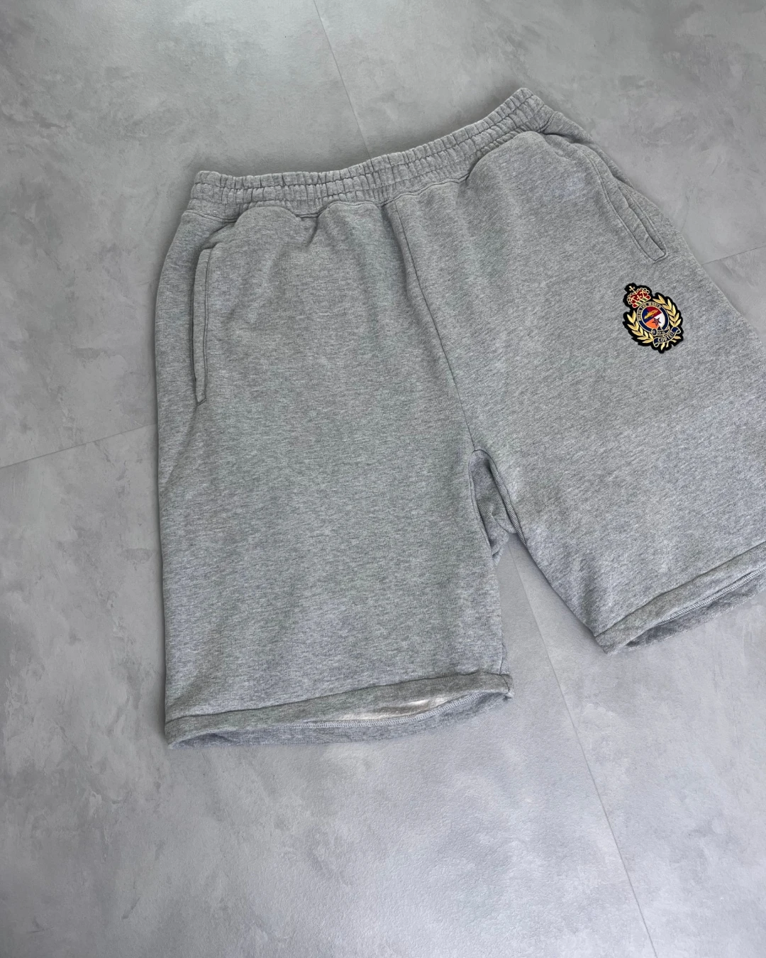 Corteiz Royal Crest Shorts grey – XL