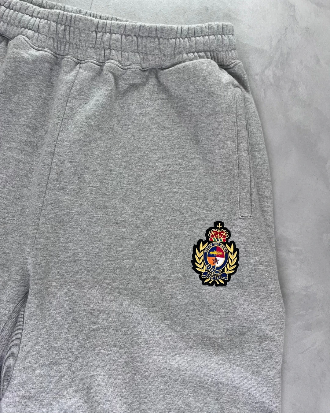 Corteiz Royal Crest Joggers grey – XL