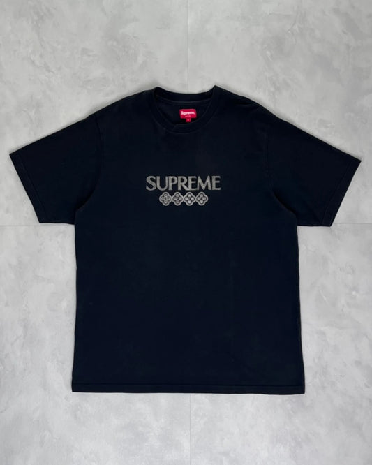 Supreme Glitter Appliqué S/S T Shirt black – L