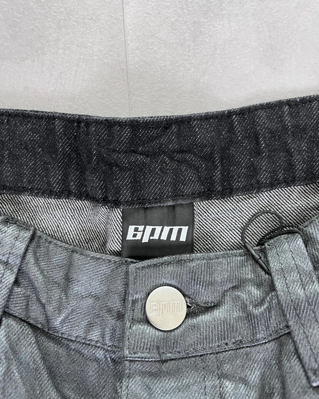 6PM Dark Chrome Coated Denim – W32