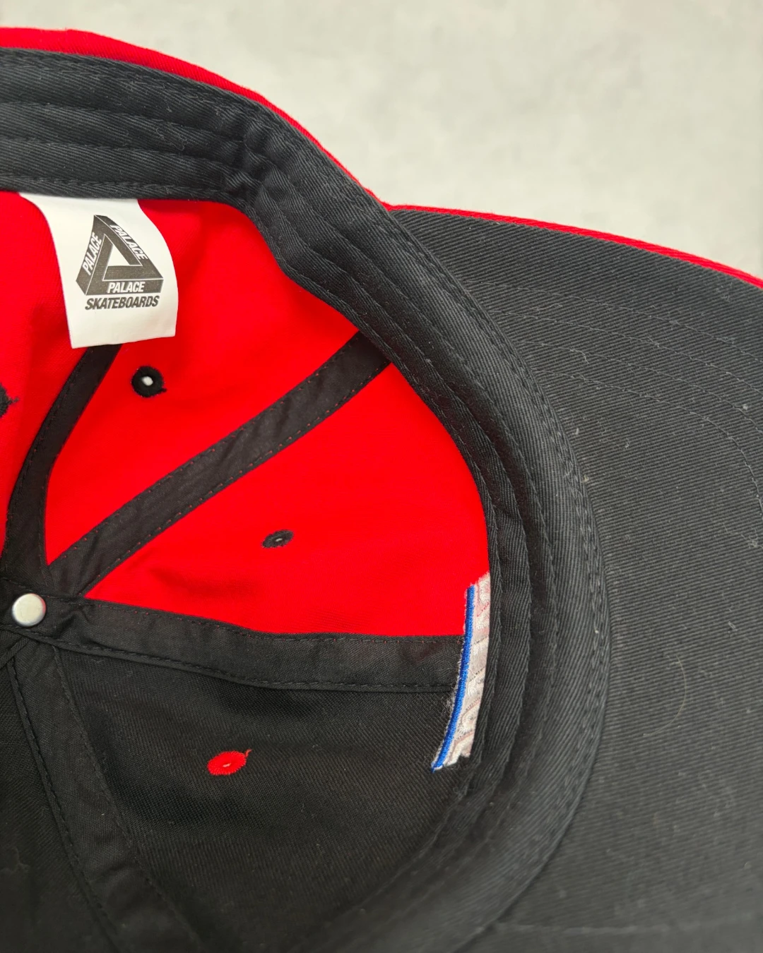 Palace Split 6-Panel Cap black and red