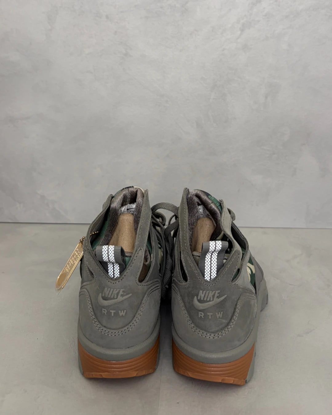 Corteiz X Huarache Gully Grey – (NEW) / UK5