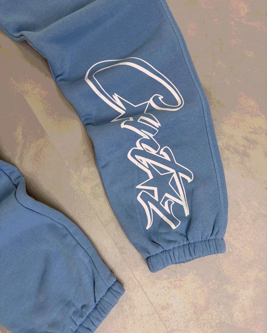 Corteiz Alcatraz Joggers baby blue - M