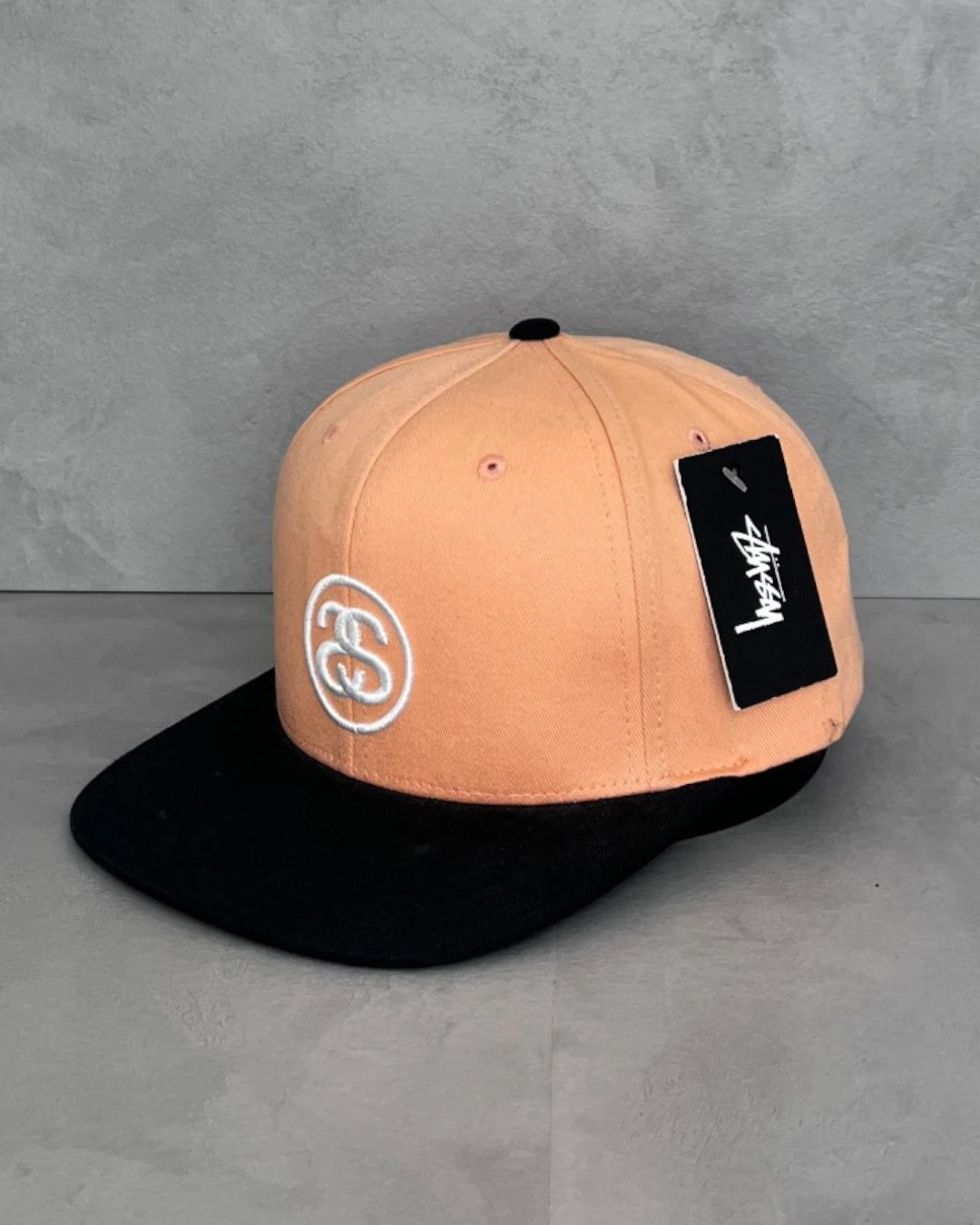 Stussy SS Logo Snapback Cap peach|black - (NEW) / O/S