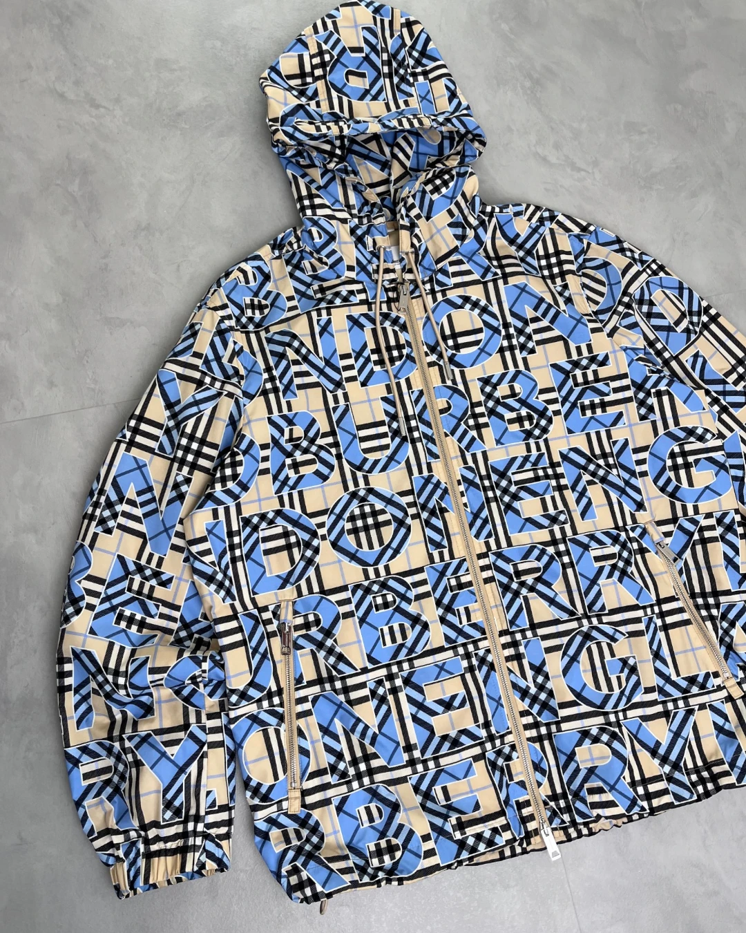 Burberry All Over Windbreaker - XXL