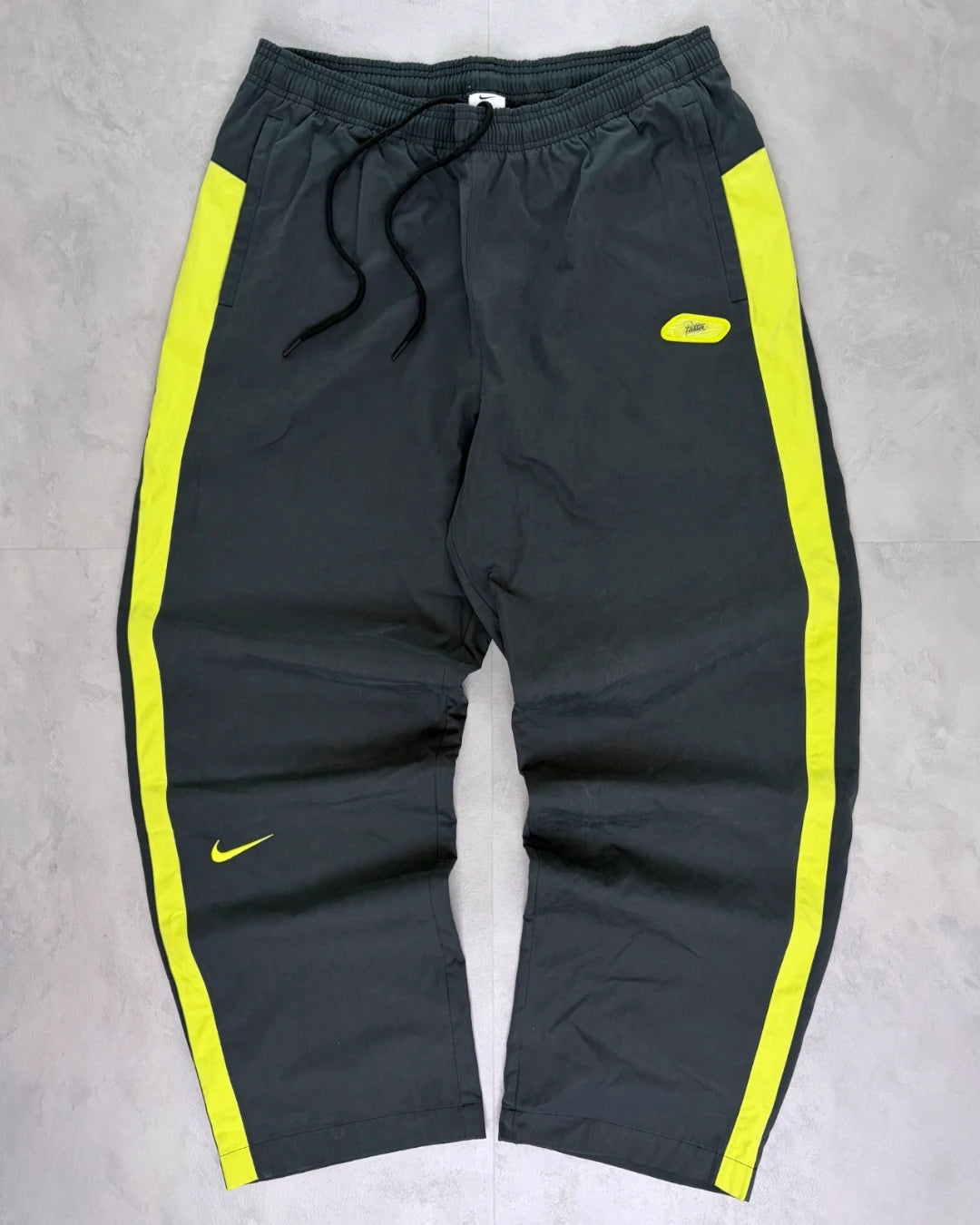 Patta X Nike Track Pants neon / green – (NEW) / L