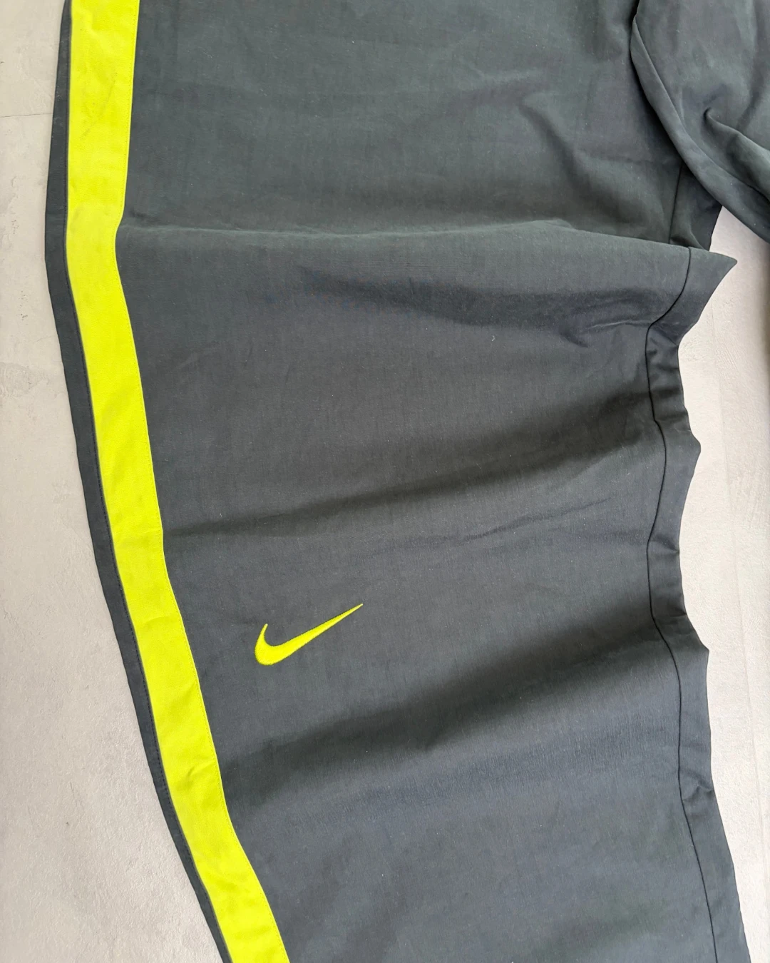 Patta X Nike Track Pants neon / green – (NEW) / L