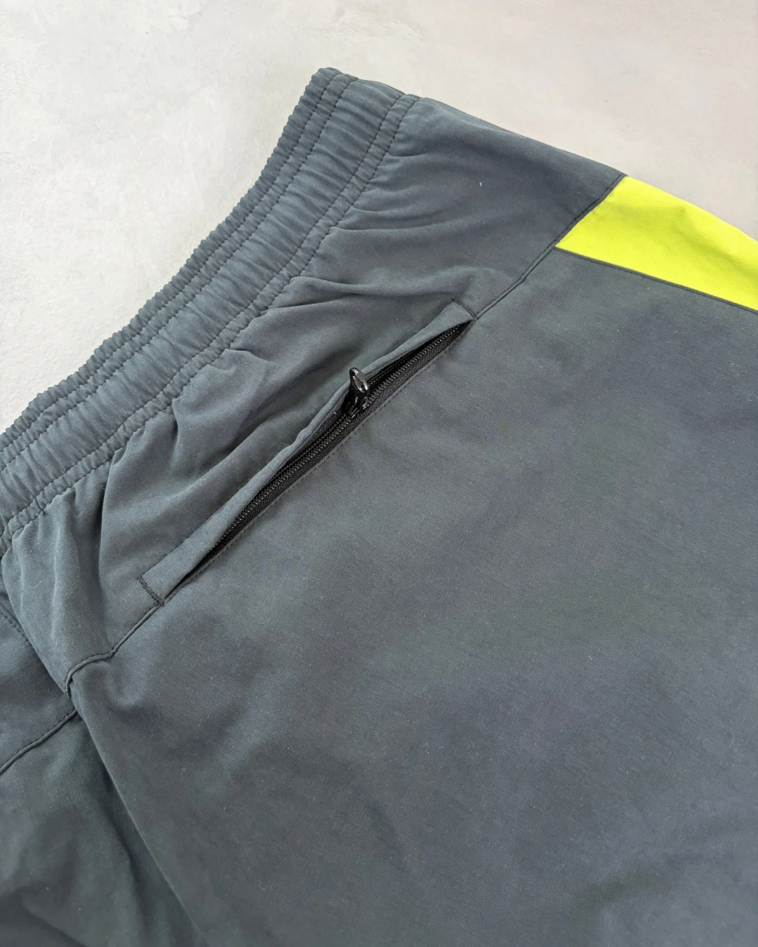 Patta X Nike Track Pants neon / green – (NEW) / L