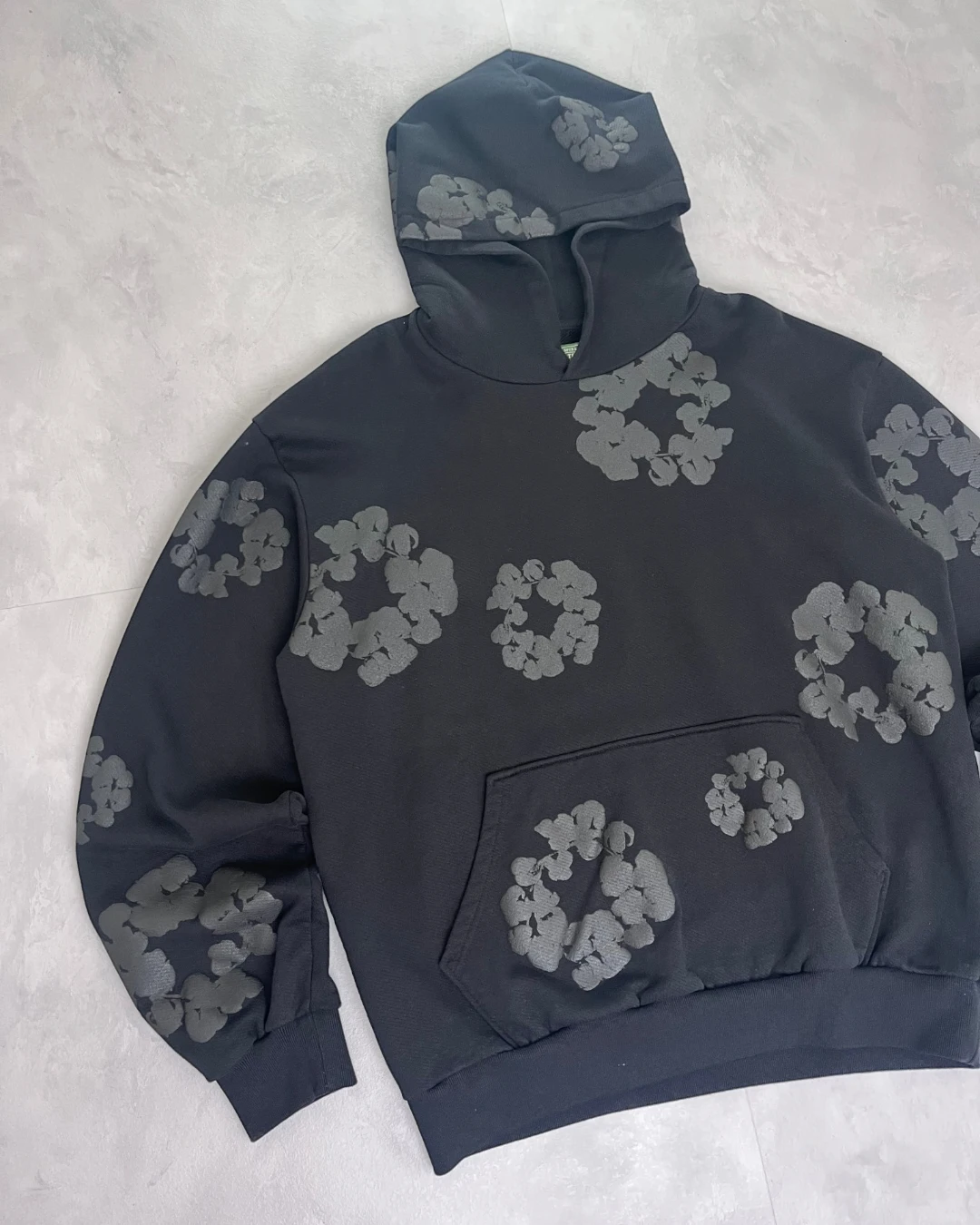 Denim Tears Mono Cotton Wreath Hoodie black on black - M