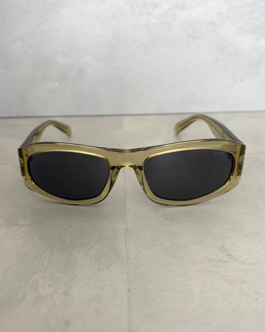 Stussy Landon Sunglasses champagne / black lens – OS