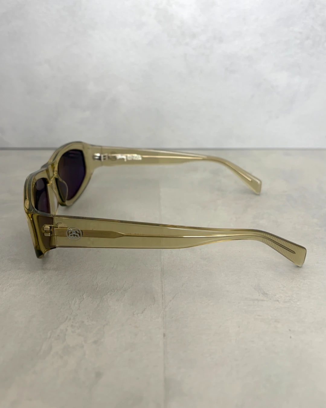 Stussy Landon Sunglasses champagne / black lens – OS