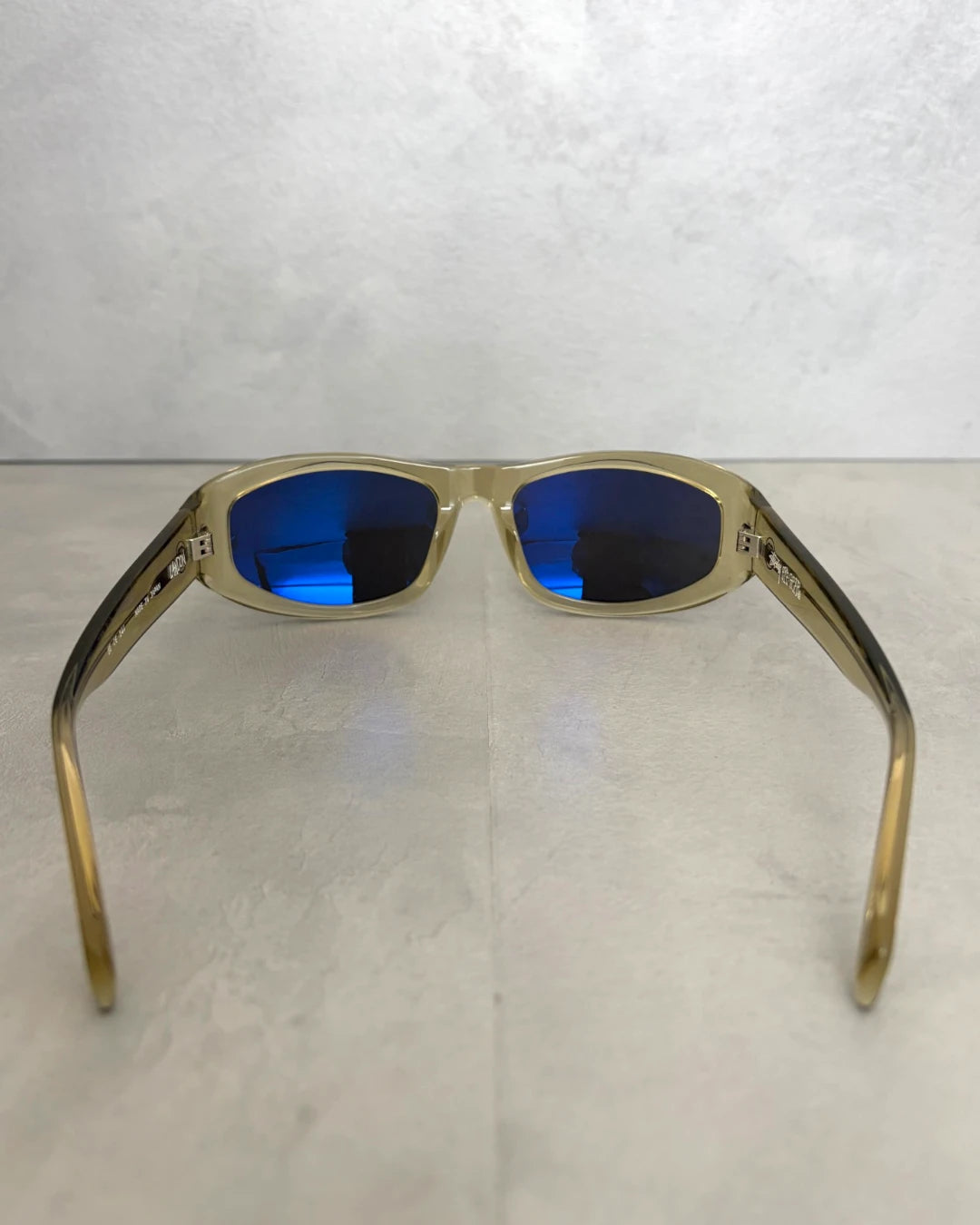 Stussy Landon Sunglasses champagne / black lens – OS