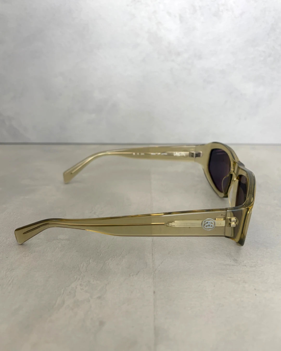 Stussy Landon Sunglasses champagne / black lens – OS