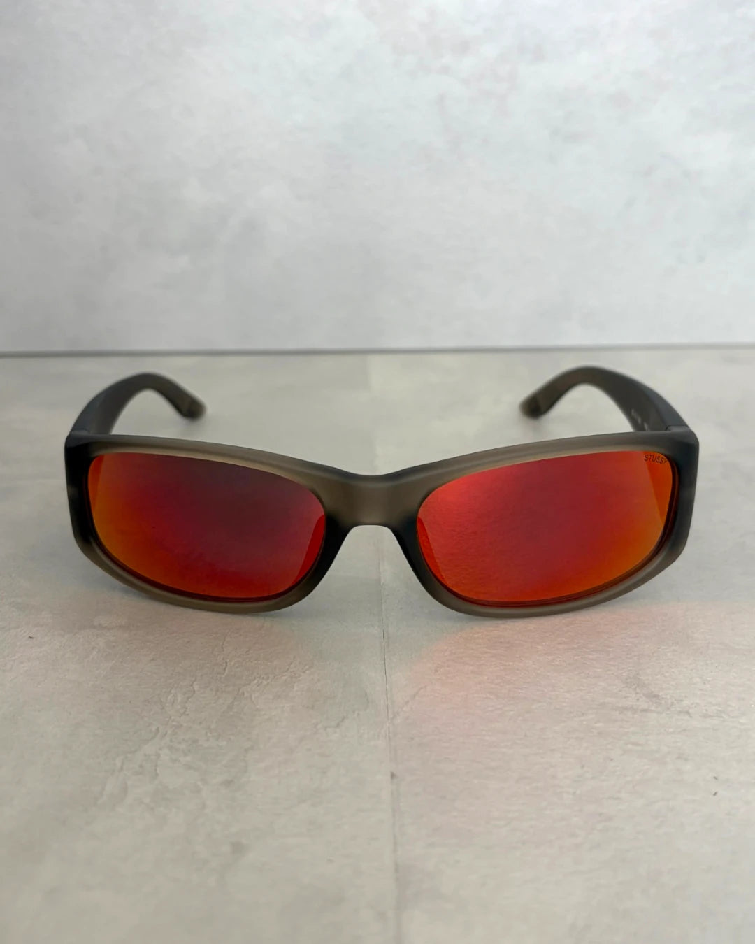 Stussy Mikey Sunglasses Frosted Smoke / Polarized red lens – OS
