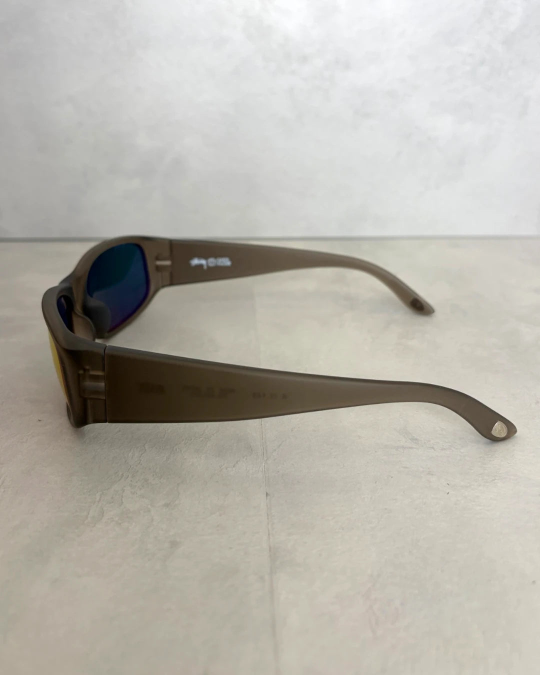 Stussy Mikey Sunglasses Frosted Smoke / Polarized red lens – OS