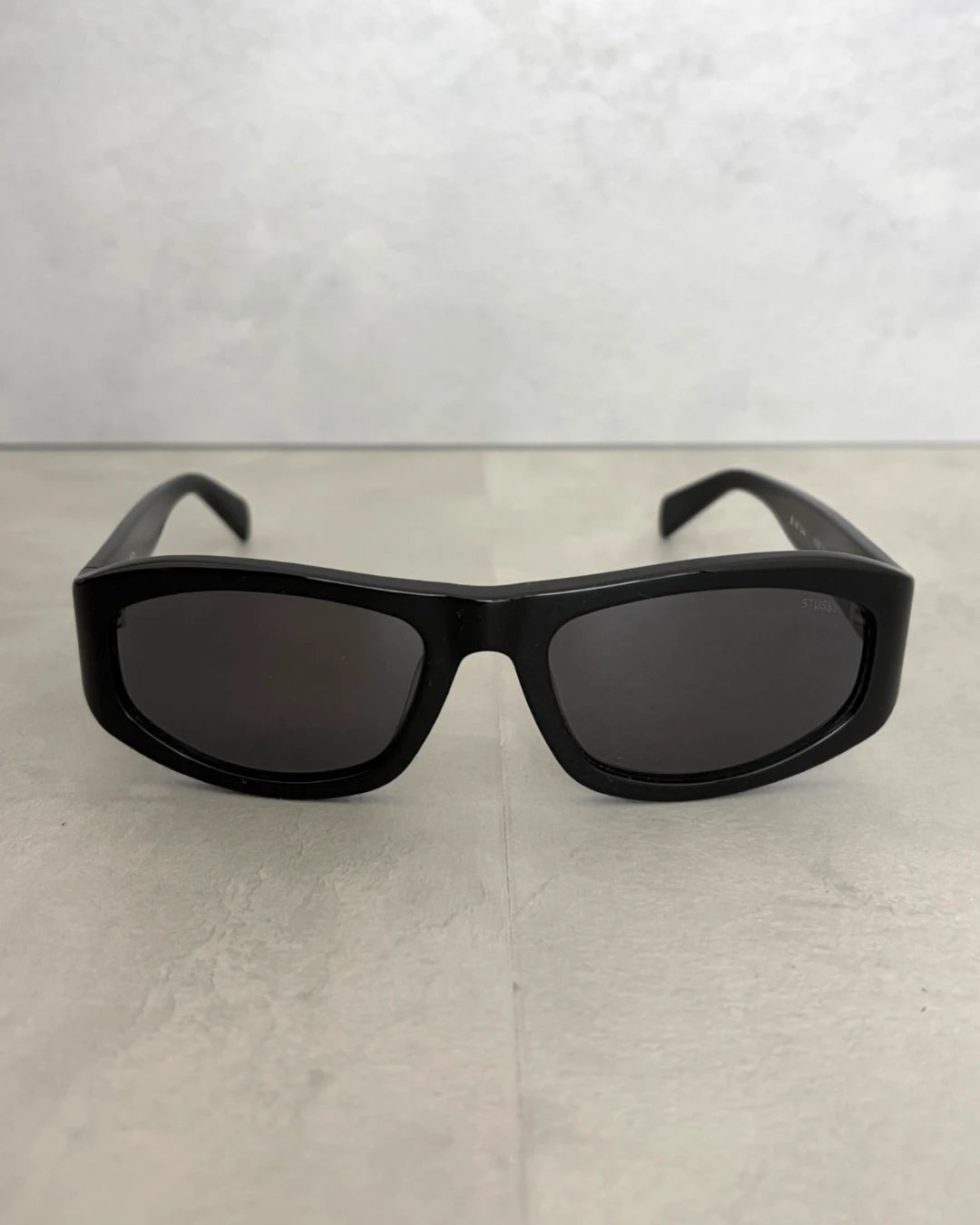 Stussy Landon Sunglasses black / black lens – OS