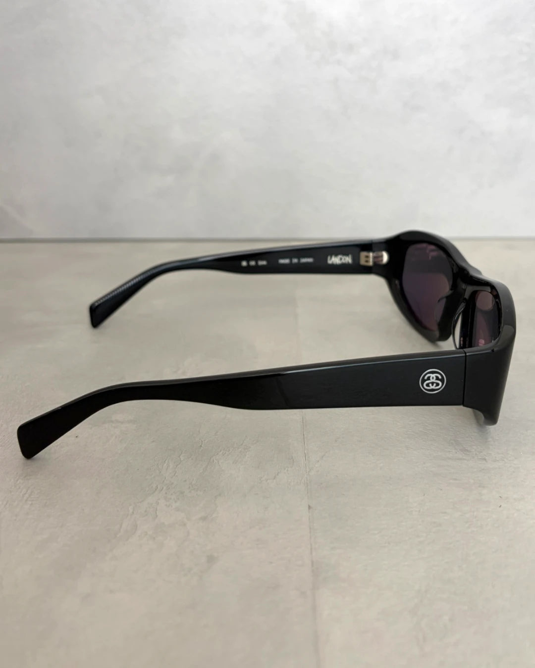 Stussy Landon Sunglasses black / black lens – OS