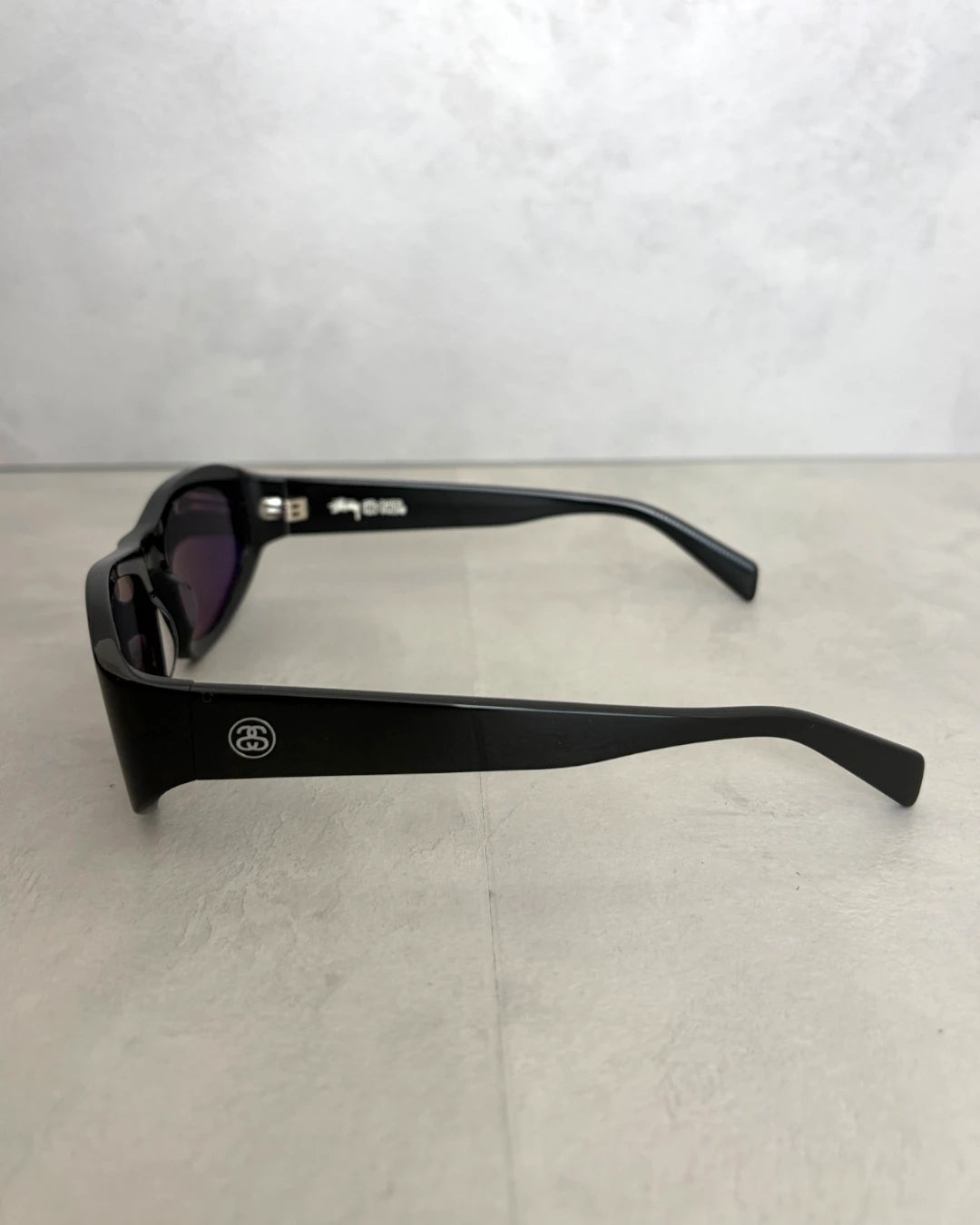Stussy Landon Sunglasses black / black lens – OS