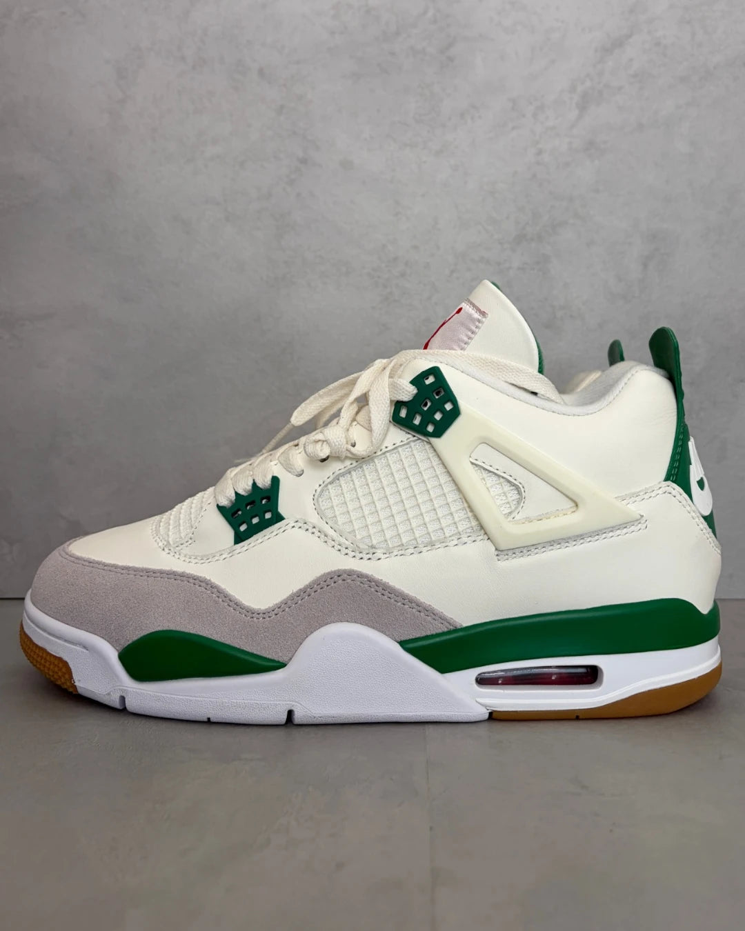Jordan 4 Retro SB Pine Green - UK10