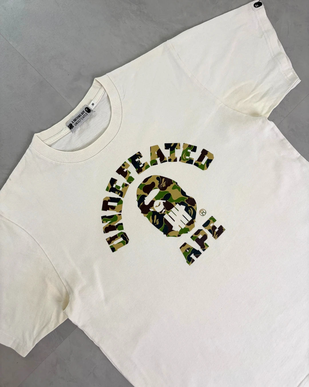 Bape X Undefeated Camo Ape T Shirt white - M