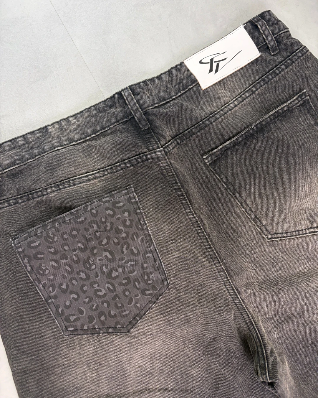 Corvidae Cheetah Back Print Denim Jeans black - (NEW)