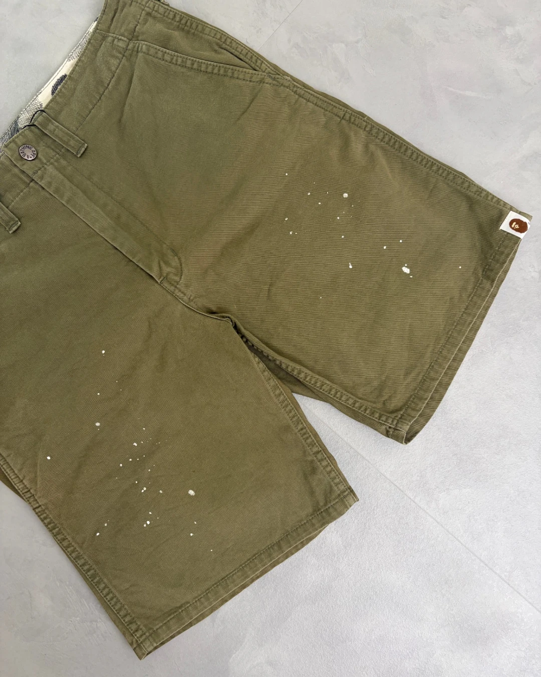 Bape Painted Head Cargo Shorts khaki green – S