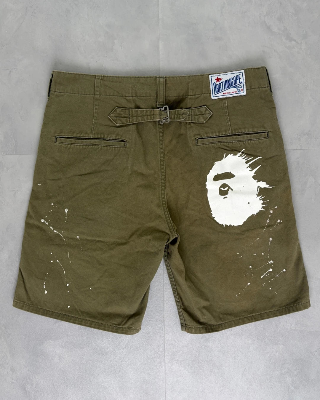 Bape Painted Head Cargo Shorts khaki green – S