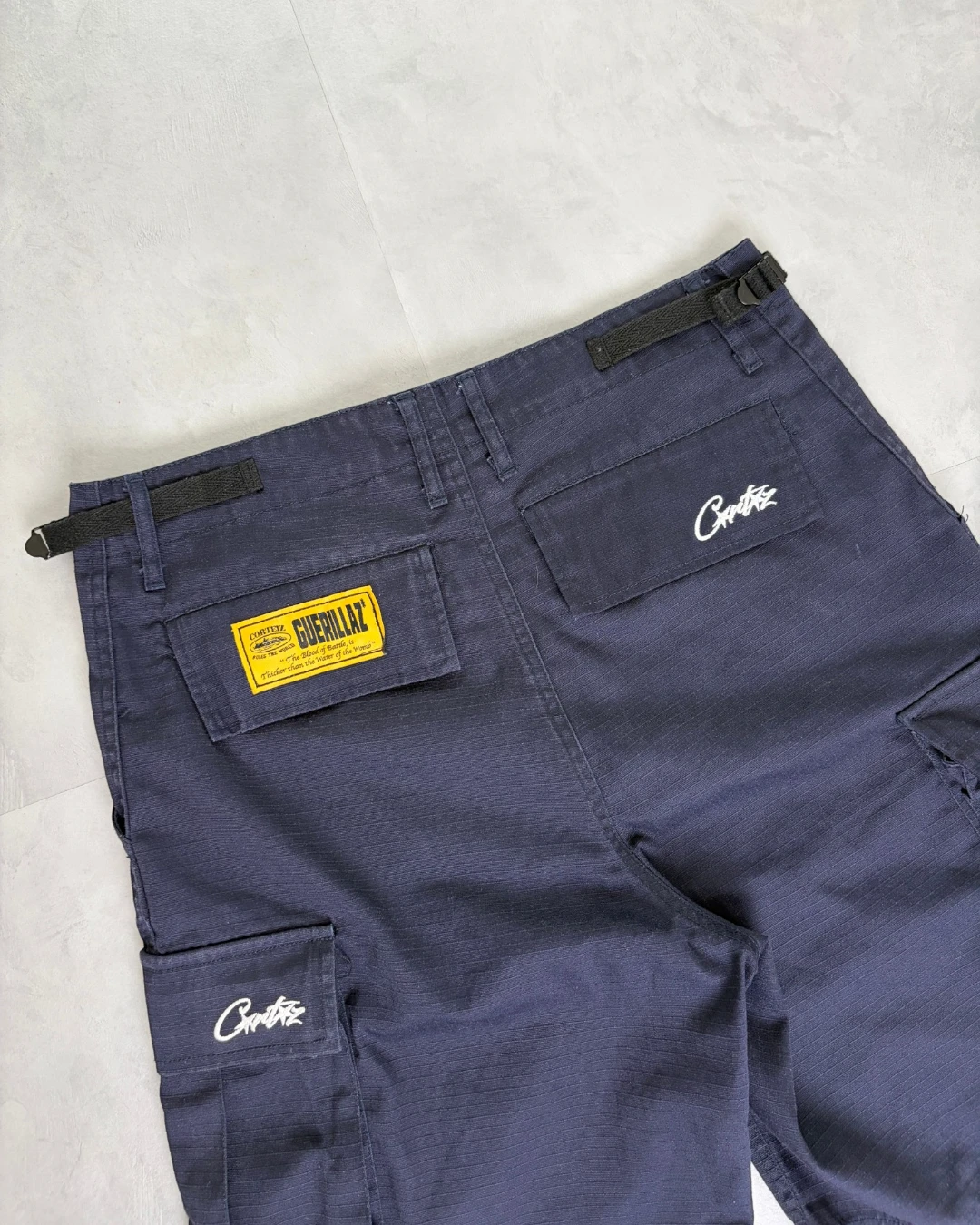 Corteiz Alcatraz Cargo Shorts navy – S