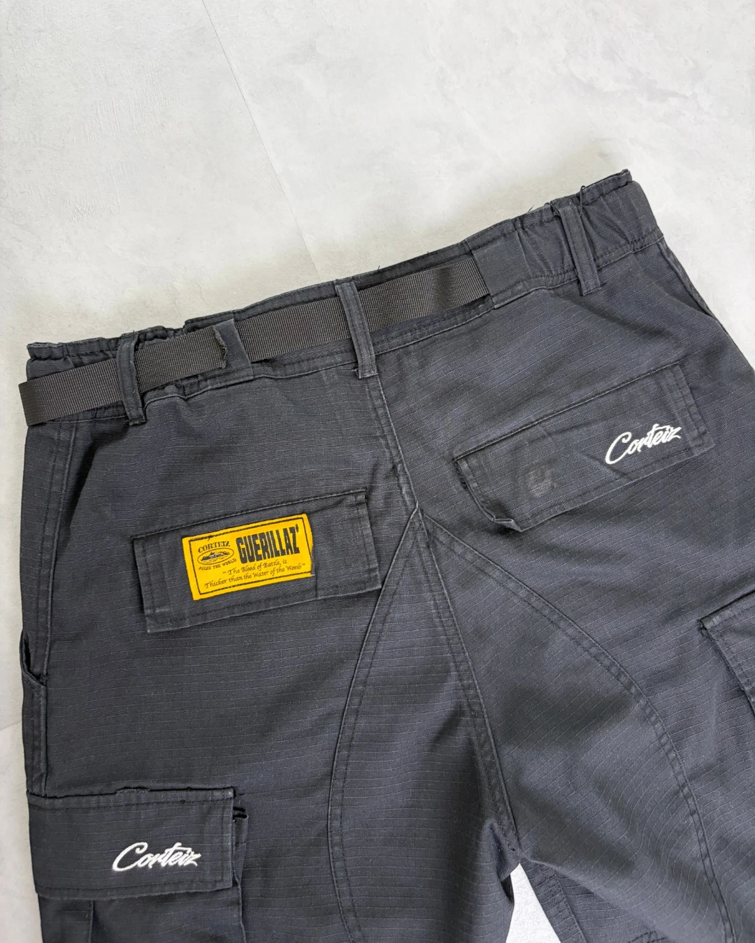 Corteiz Alcatraz Cargo Shorts black / white