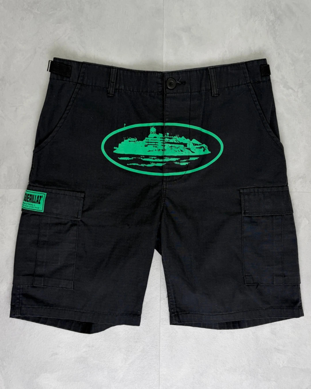 Corteiz Green Alcatraz Cargo Shorts black – M